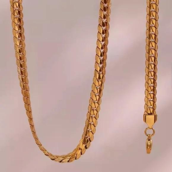 NEW 18K GOLD FLAT CUBAN CHUNKY CHAIN NECKLACE, NICE NECKLACE, CUTE NECKLACE - Picture 3 of 5